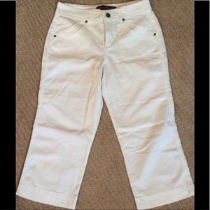 DELETING SOON ❌ Gloria Vanderbilt Capris